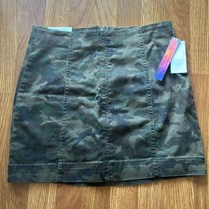 Camo skirt